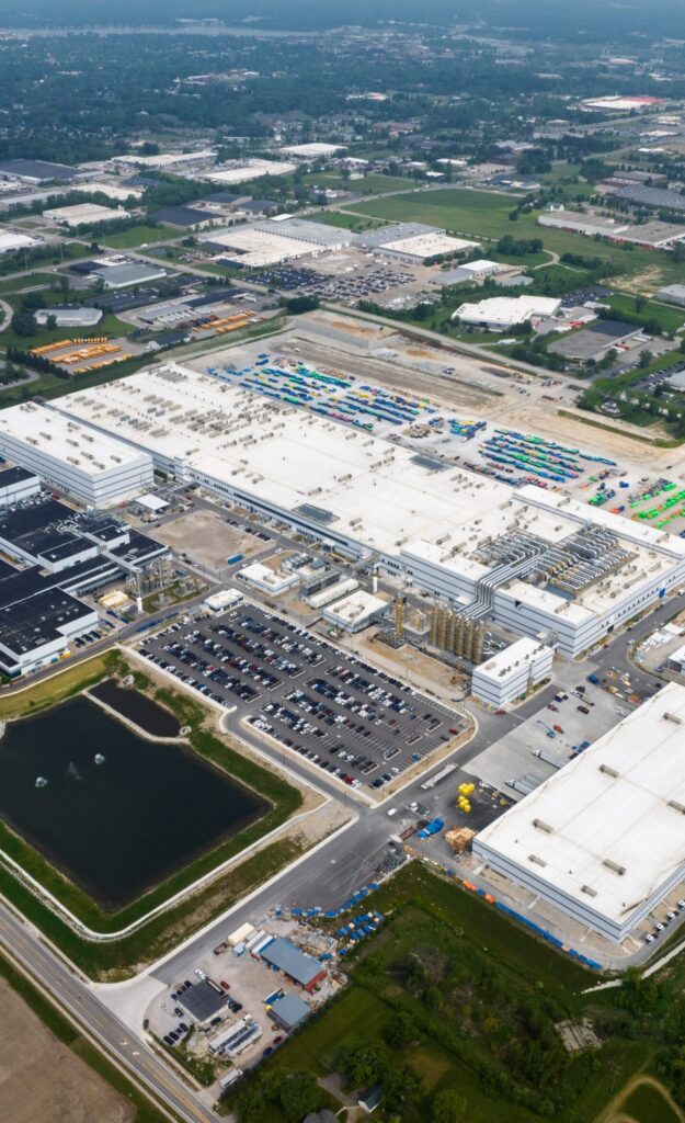 01. Drone shot_LG Energy Solution Michigan campus for homepage Solar Panals